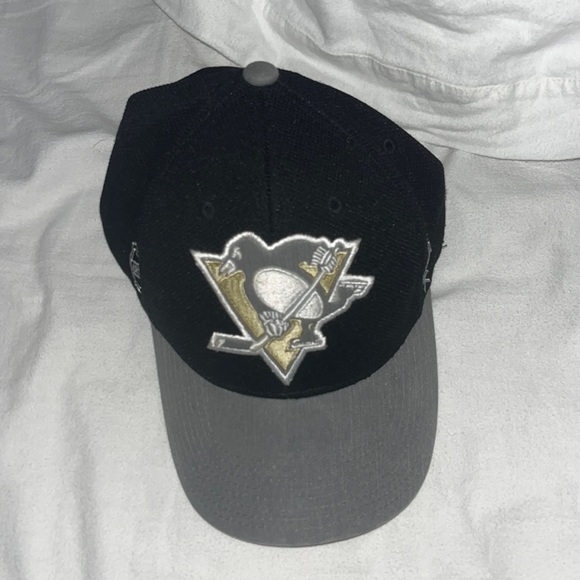 Pittsburg penguins baseball cap. - Picture 1 of 3